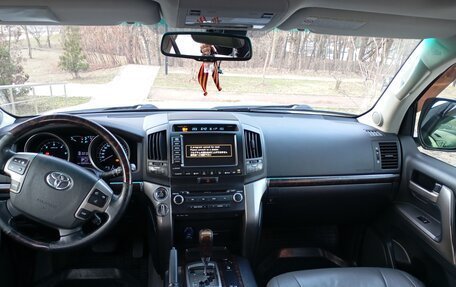 Toyota Land Cruiser 200, 2009 год, 2 650 000 рублей, 20 фотография