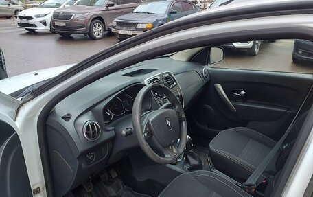 Renault Logan II, 2016 год, 580 000 рублей, 6 фотография