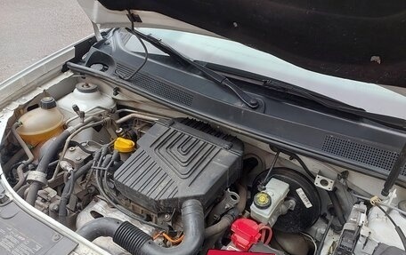 Renault Logan II, 2016 год, 580 000 рублей, 11 фотография