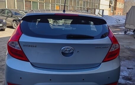 Hyundai Solaris II рестайлинг, 2011 год, 830 000 рублей, 4 фотография