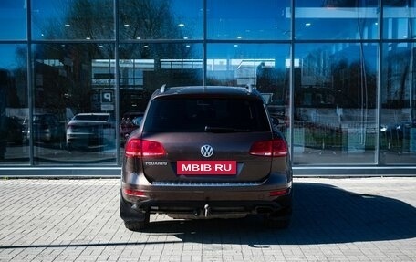 Volkswagen Touareg III, 2013 год, 1 950 000 рублей, 4 фотография