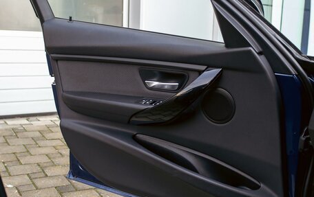 BMW 3 серия, 2018 год, 2 395 000 рублей, 21 фотография