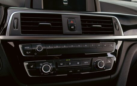 BMW 3 серия, 2018 год, 2 395 000 рублей, 24 фотография