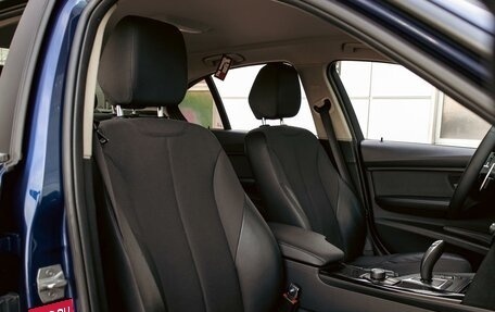 BMW 3 серия, 2018 год, 2 395 000 рублей, 28 фотография