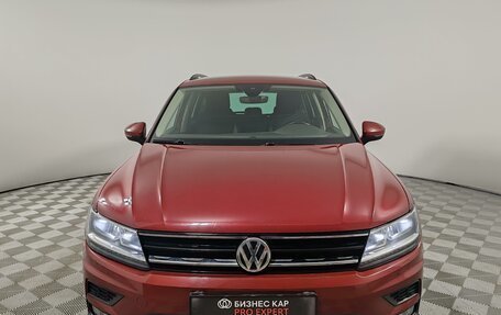 Volkswagen Tiguan II, 2019 год, 2 399 000 рублей, 2 фотография