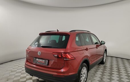 Volkswagen Tiguan II, 2019 год, 2 399 000 рублей, 5 фотография