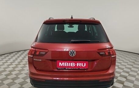 Volkswagen Tiguan II, 2019 год, 2 399 000 рублей, 6 фотография