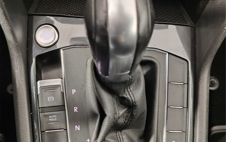 Volkswagen Tiguan II, 2019 год, 2 399 000 рублей, 17 фотография