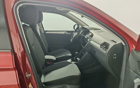 Volkswagen Tiguan II, 2019 год, 2 399 000 рублей, 24 фотография