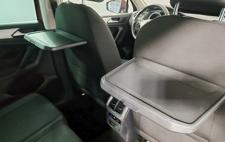 Volkswagen Tiguan II, 2019 год, 2 399 000 рублей, 18 фотография