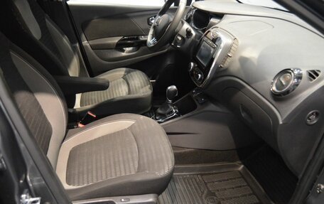 Renault Kaptur I рестайлинг, 2017 год, 1 650 000 рублей, 31 фотография