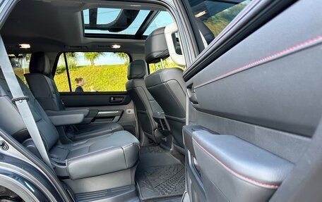 Toyota Sequoia, 2023 год, 13 950 000 рублей, 24 фотография