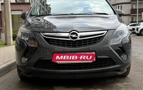 Opel Zafira C рестайлинг, 2014 год, 1 400 000 рублей, 1 фотография
