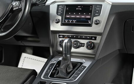 Volkswagen Passat B8 рестайлинг, 2017 год, 1 835 000 рублей, 8 фотография