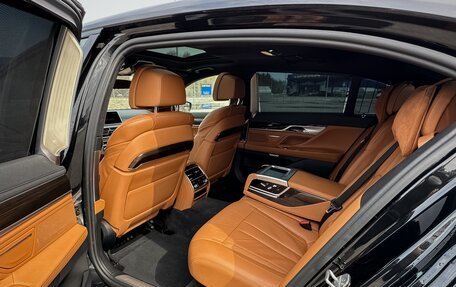 BMW 7 серия, 2017 год, 3 390 000 рублей, 14 фотография