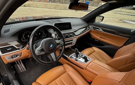 BMW 7 серия, 2017 год, 3 390 000 рублей, 12 фотография