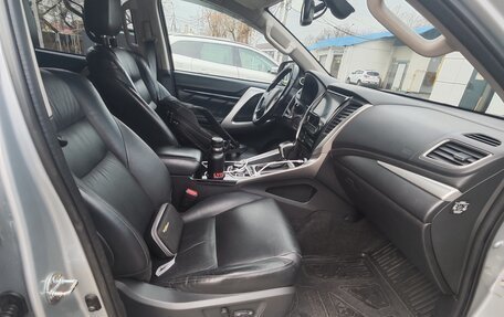 Mitsubishi Pajero Sport III рестайлинг, 2018 год, 2 999 000 рублей, 13 фотография