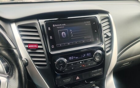 Mitsubishi Pajero Sport III рестайлинг, 2018 год, 2 999 000 рублей, 8 фотография