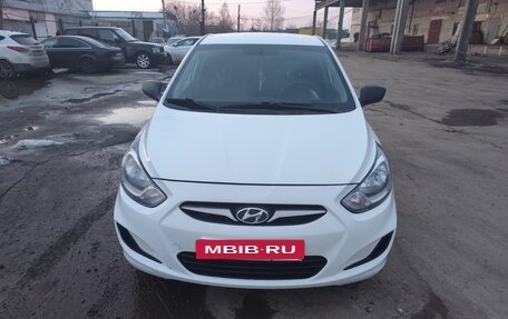 Hyundai Solaris II рестайлинг, 2013 год, 750 000 рублей, 6 фотография
