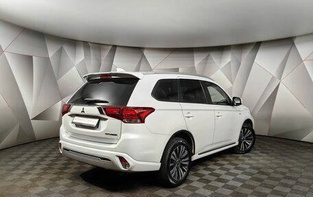 Mitsubishi Outlander III рестайлинг 3, 2022 год, 2 689 000 рублей, 2 фотография