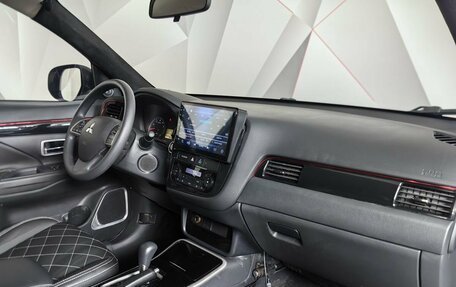 Mitsubishi Outlander III рестайлинг 3, 2022 год, 2 689 000 рублей, 12 фотография