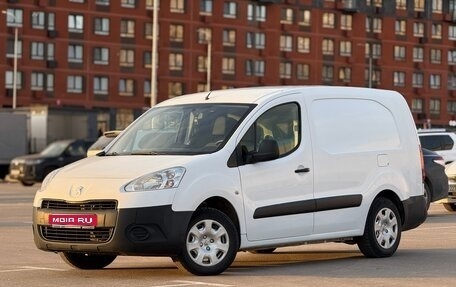 Peugeot Partner II рестайлинг 2, 2015 год, 880 000 рублей, 1 фотография