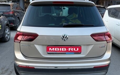 Volkswagen Tiguan II, 2017 год, 2 400 000 рублей, 1 фотография