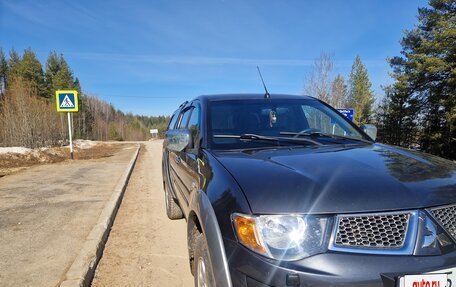 Mitsubishi L200 IV рестайлинг, 2013 год, 1 599 999 рублей, 2 фотография