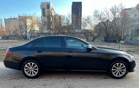 Mercedes-Benz E-Класс, 2019 год, 2 550 000 рублей, 4 фотография