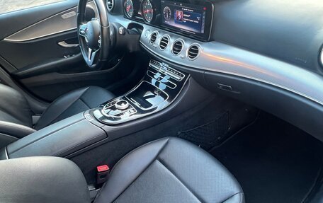 Mercedes-Benz E-Класс, 2019 год, 2 550 000 рублей, 9 фотография