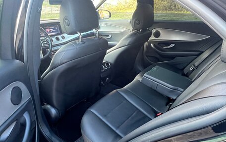 Mercedes-Benz E-Класс, 2019 год, 2 550 000 рублей, 11 фотография