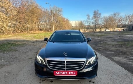 Mercedes-Benz E-Класс, 2019 год, 2 550 000 рублей, 2 фотография