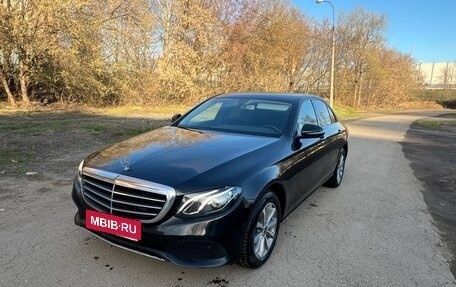 Mercedes-Benz E-Класс, 2019 год, 2 550 000 рублей, 3 фотография