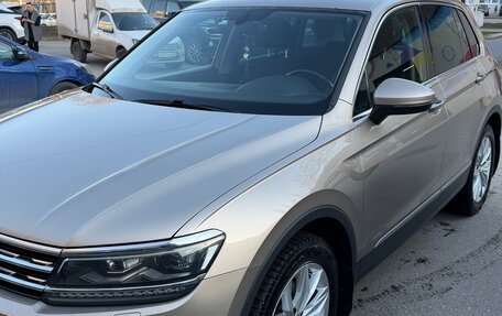 Volkswagen Tiguan II, 2017 год, 2 400 000 рублей, 3 фотография