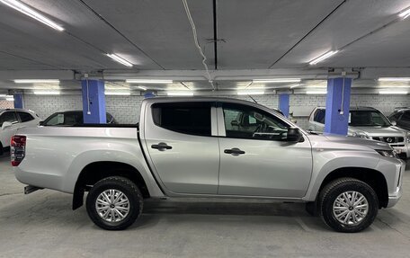 Mitsubishi L200 IV рестайлинг, 2019 год, 1 925 000 рублей, 4 фотография