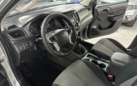 Mitsubishi L200 IV рестайлинг, 2019 год, 1 925 000 рублей, 10 фотография