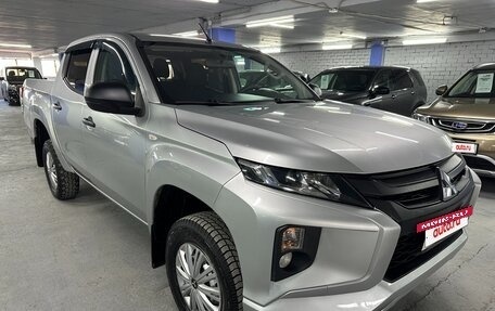 Mitsubishi L200 IV рестайлинг, 2019 год, 1 925 000 рублей, 3 фотография