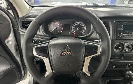 Mitsubishi L200 IV рестайлинг, 2019 год, 1 925 000 рублей, 11 фотография