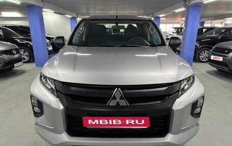 Mitsubishi L200 IV рестайлинг, 2019 год, 1 925 000 рублей, 2 фотография