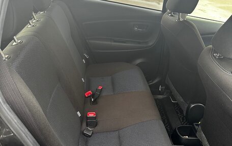 Toyota Vitz, 2018 год, 990 000 рублей, 5 фотография