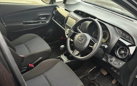 Toyota Vitz, 2018 год, 990 000 рублей, 6 фотография