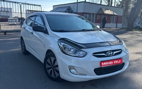 Hyundai Solaris II рестайлинг, 2014 год, 795 000 рублей, 1 фотография