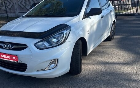 Hyundai Solaris II рестайлинг, 2014 год, 795 000 рублей, 2 фотография