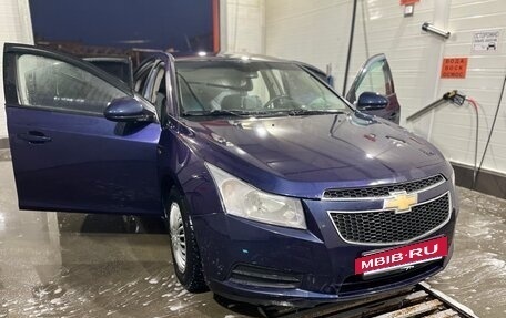 Chevrolet Cruze II, 2011 год, 570 000 рублей, 3 фотография