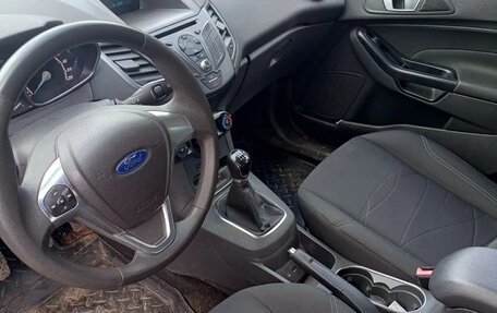 Ford Fiesta, 2015 год, 850 000 рублей, 2 фотография