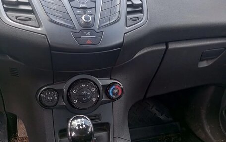 Ford Fiesta, 2015 год, 850 000 рублей, 8 фотография