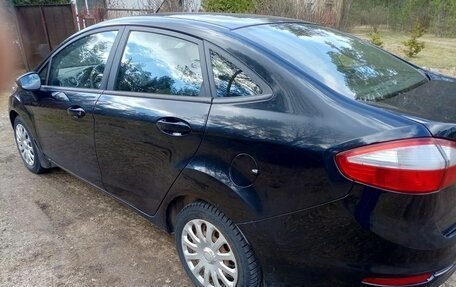 Ford Fiesta, 2015 год, 850 000 рублей, 3 фотография