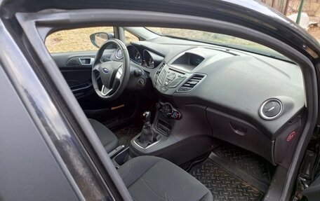 Ford Fiesta, 2015 год, 850 000 рублей, 5 фотография