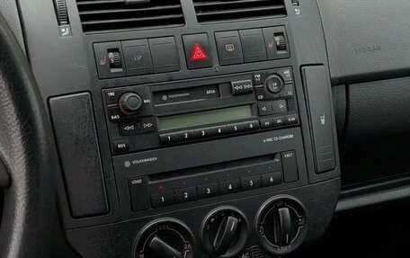 Volkswagen Polo IV рестайлинг, 2002 год, 380 000 рублей, 10 фотография