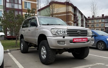 Toyota Land Cruiser 100 рестайлинг 2, 1998 год, 790 000 рублей, 2 фотография